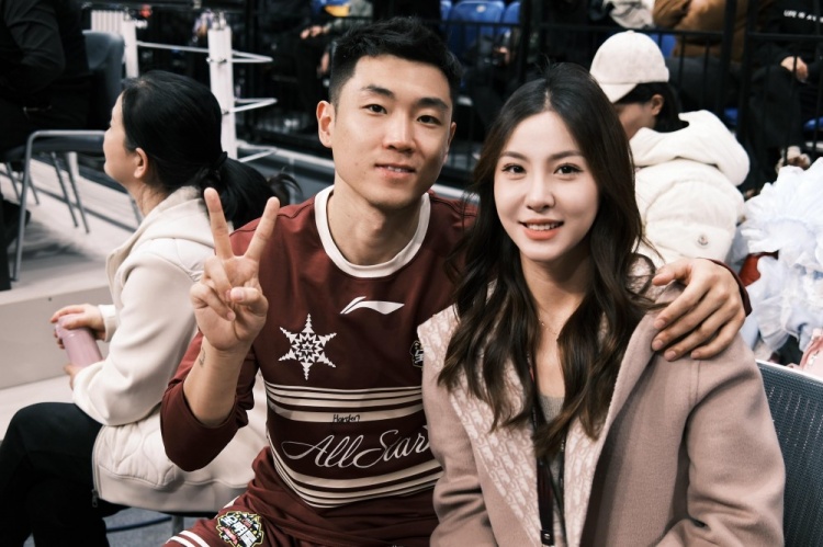 很搭！高詩巖妻子曬多張美照：打卡全明星 吉林下次見
